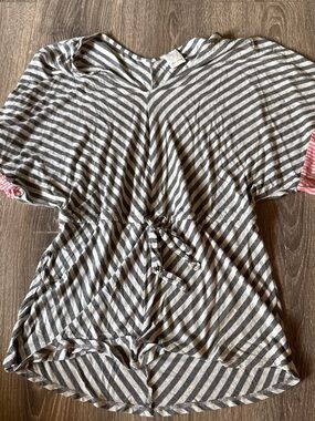 Ella Moss Gray & White Striped Tie-Front Tunic with Pink Cuff